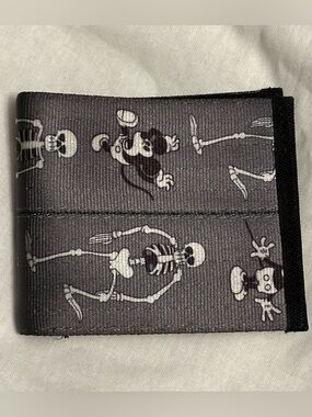 Harvey’s seatbelt bag mickeys haunted house bifold billfold wallet